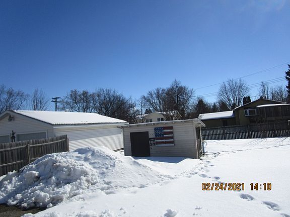 2nd image of 319 W Holly St
