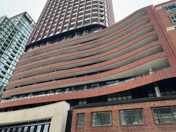 180 Front St E, Toronto, ON