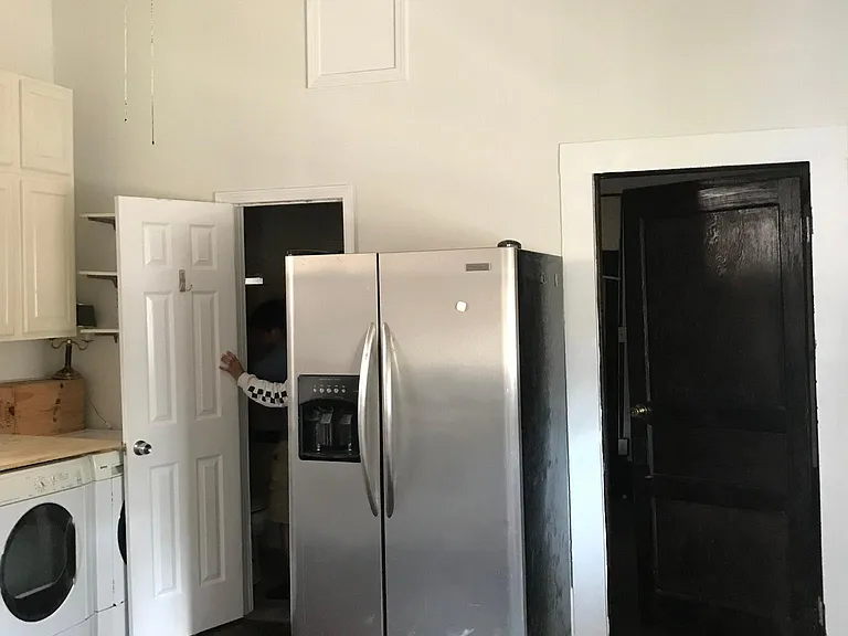 415 S Scott St — Photo 9