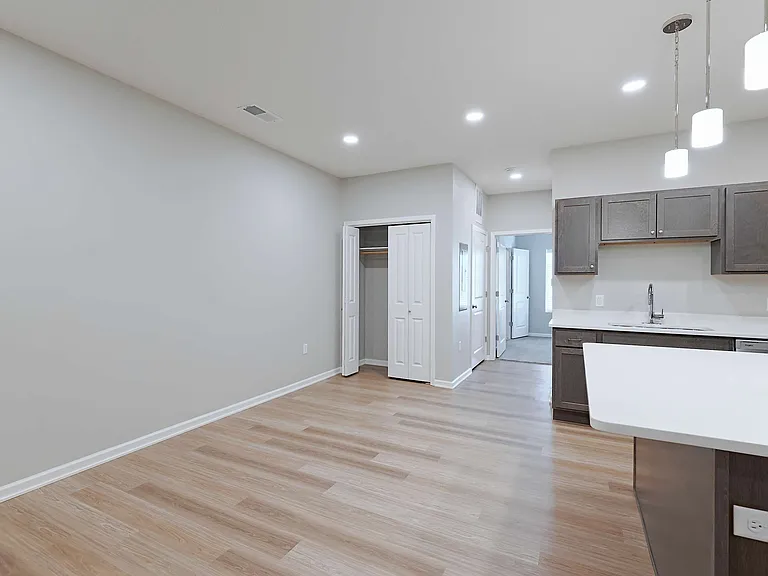 Trailview Apartments at Pioneers Park — Photo 16