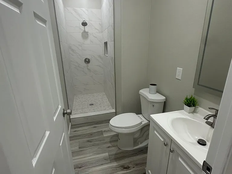 1710 Golden Way #B — Photo 33