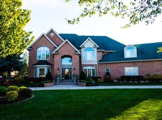 6959 Fieldstone Dr, Burr Ridge, IL 60527