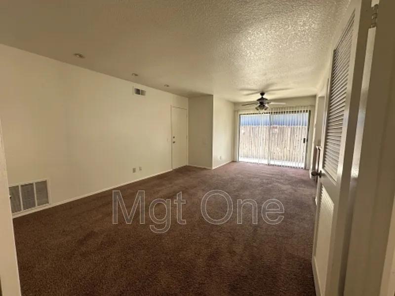 3 bed, 2.0 bath, 1499 sqft, $2,800 — Photo 4
