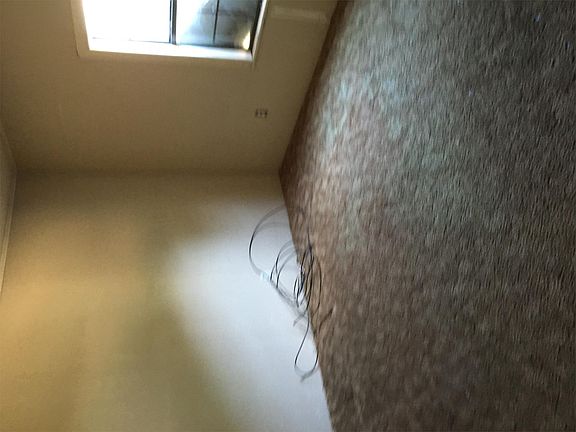 4th image of 306 W 68th St