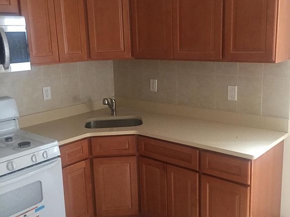 5th image of 58 Saint Pauls Ave