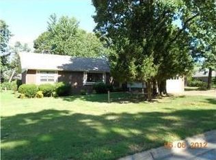 1602 S 14th Pl, Rogers, AR 72758