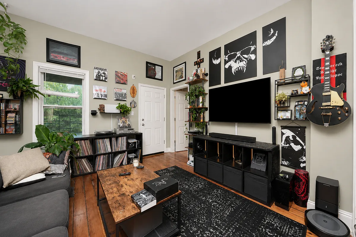Building Photo - 1508 N Artesian Ave #2R