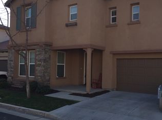 1425 N Oliveto Ct, Visalia, CA 93291