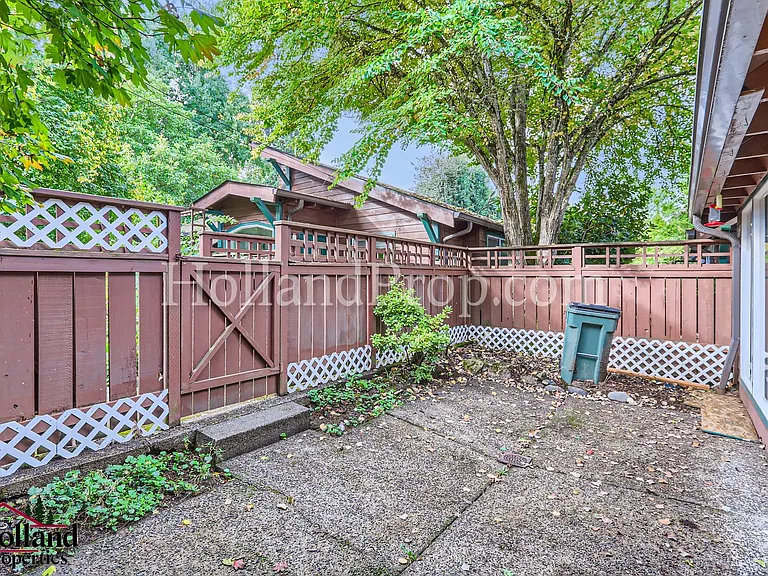 1719 Main St #1 — Photo 22