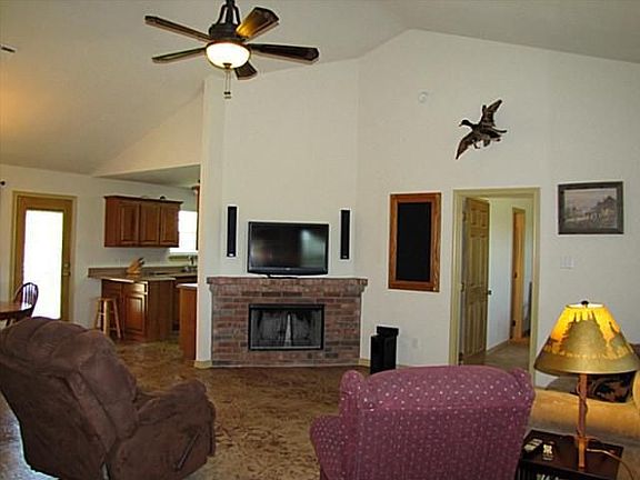 5th image of 524 SE County Road 3115