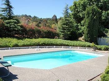 2nd image of 10050 Geri Ln