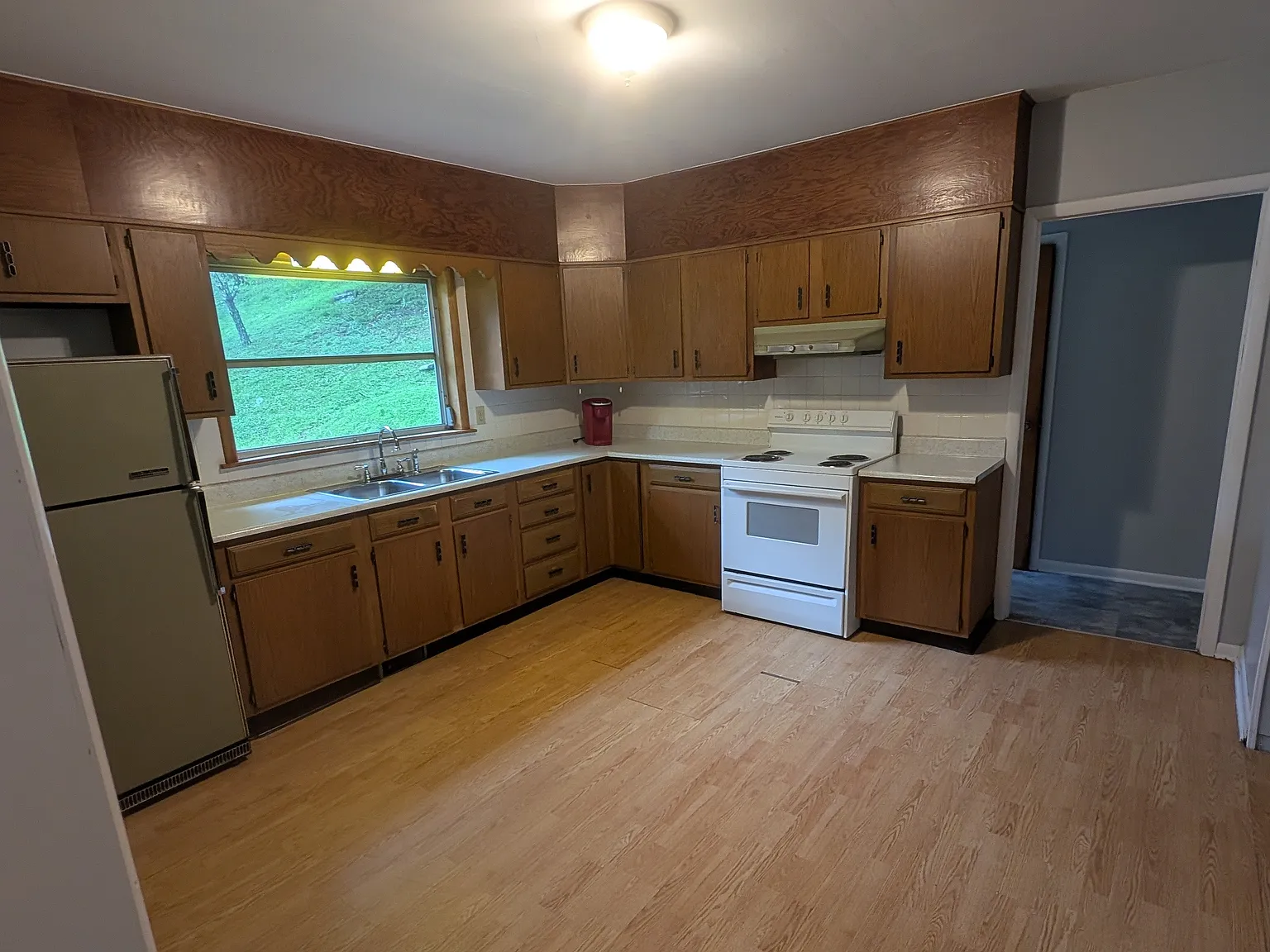 2 bed, 1094 sqft, $1,100 — Photo 3