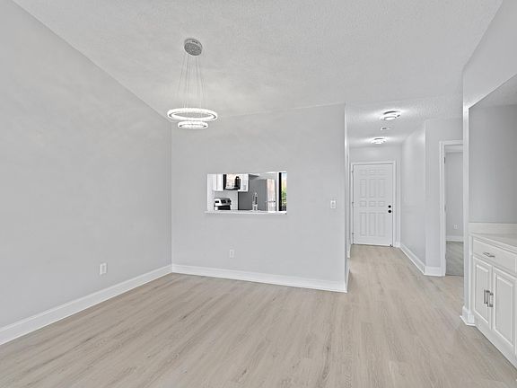 4th image of 350 Club Cir APT 208