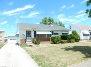 20713 Bowling Green Rd, Maple Heights, OH 44137
