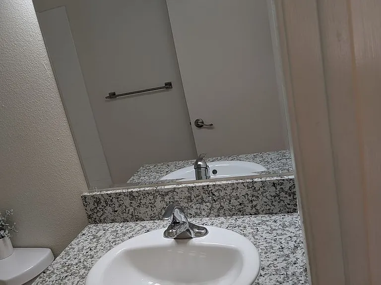 Sierra Apartment Homes — Photo 14