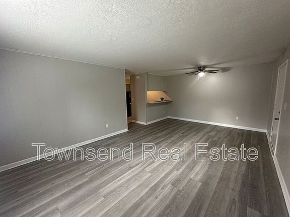2nd image of 5853A Century Oaks Dr