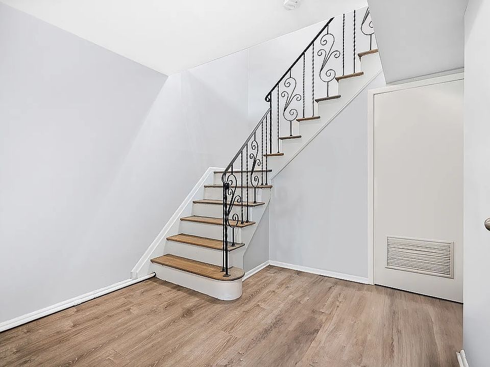 1st image of 5754 Cloverdale Blvd Floor 2