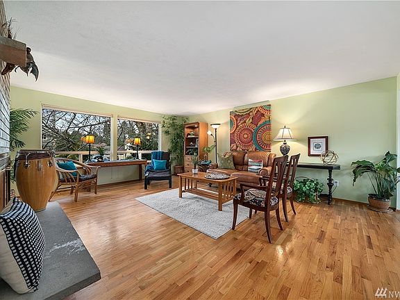 4th image of 2221 Cypress Pl SE