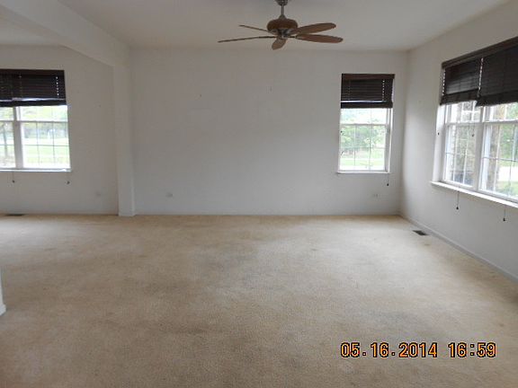 2nd image of 1585 E Fordham St