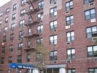 1st image of 15272 Melbourne Ave APT 6E