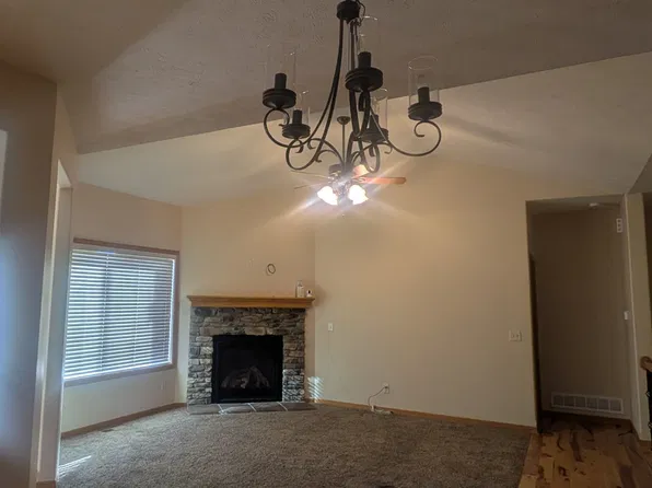 5419 Taggart Cir, Council Bluffs, IA 51503