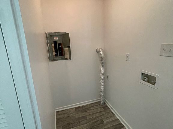 4th image of 1526 Poplar St
