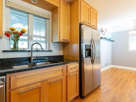 3rd image of 2314 W Indian Head Dr