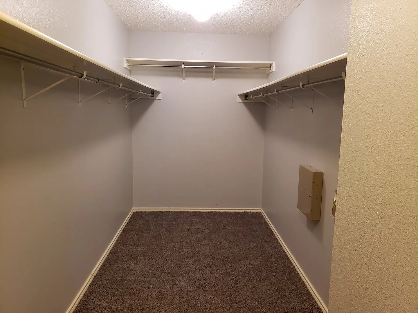 Huge 4 bed 2.5 bath house newly renovated — Photo 3