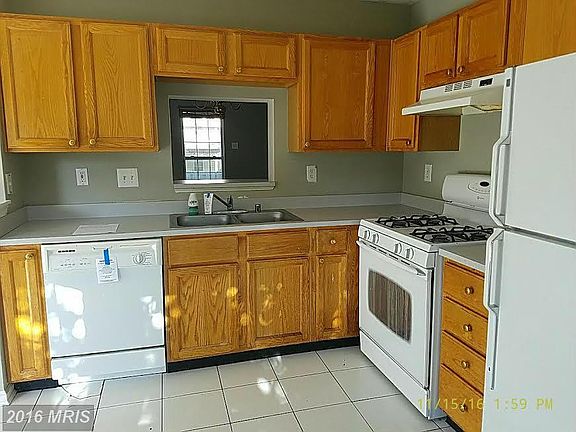4th image of 6 Silver Birch Ct