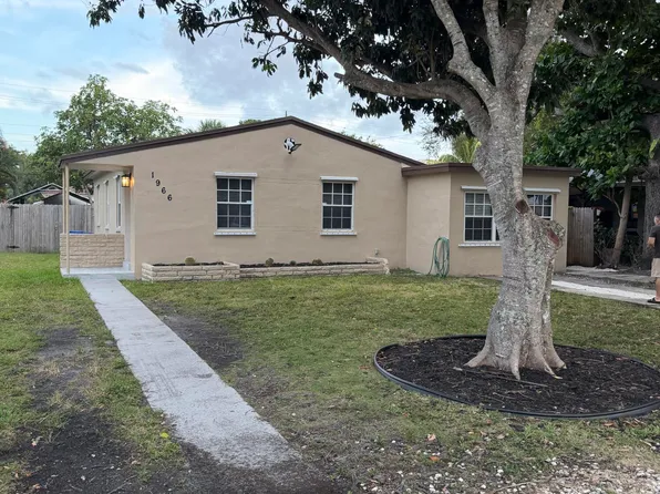 1966 NE 177th St, North Miami Beach, FL 33162