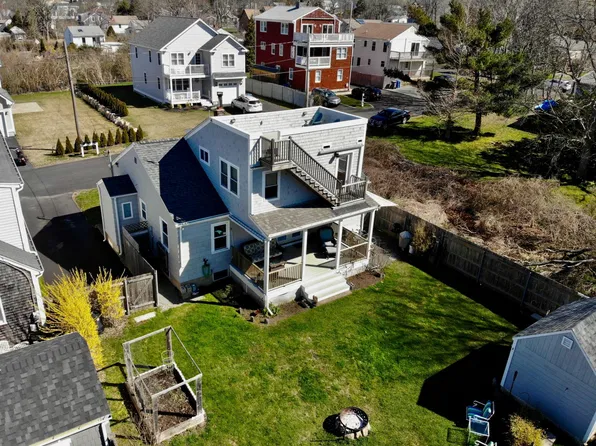 110 Orchard Ave, Middletown, RI 02842