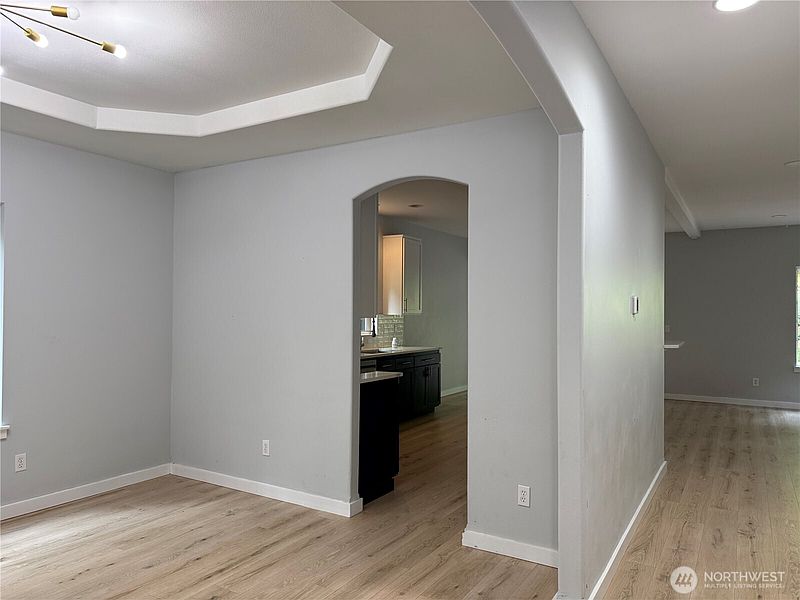 5th image of 1400 Weaver Way