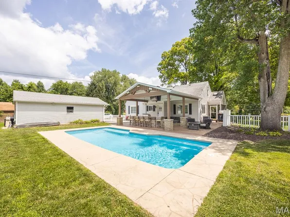 239 S 9th St, East Alton, IL 62024