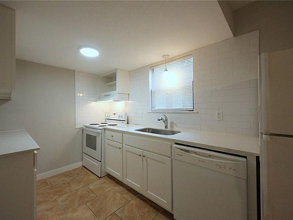 5th image of 1600 West Ave APT 20