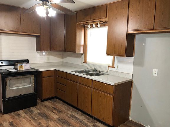 5th image of 805 N Atchison St