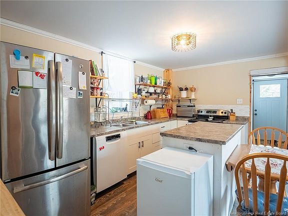 3rd image of 15 Dorn Ridge Rd