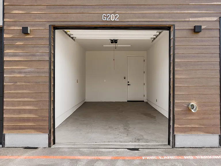 401 W Grand Ave #202 — Photo 53