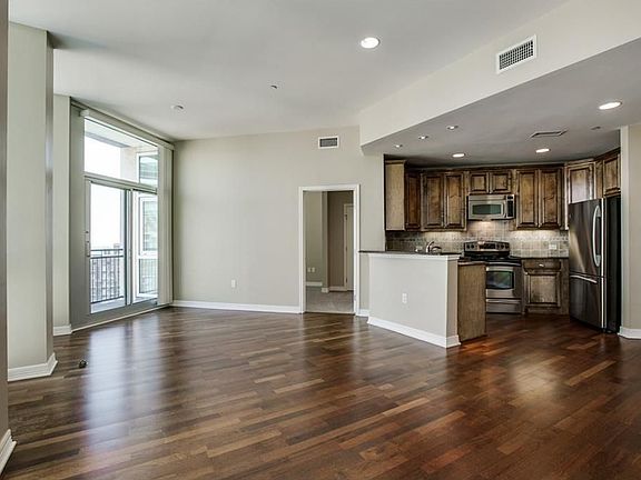 2nd image of 500 Throckmorton St APT 1410