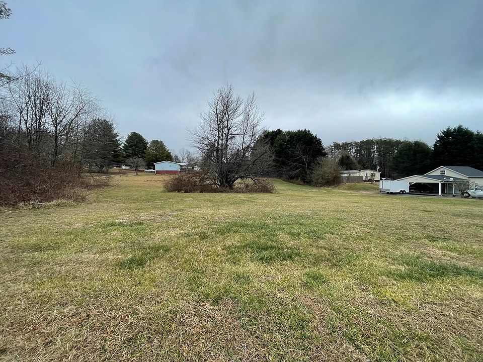2nd image of 13 N Meadow Cir