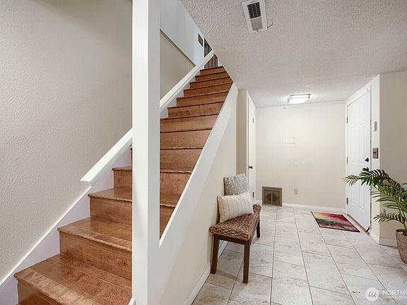 5th image of 10634 Glen Acres Drive S