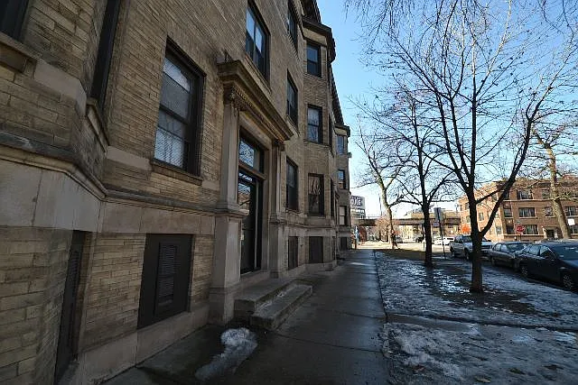 923 Waveland #D3
