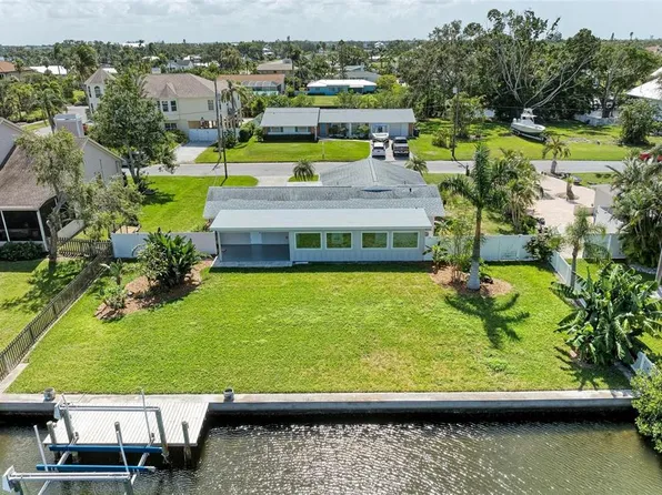 4412 Dolphin Ln, Palmetto, FL 34221