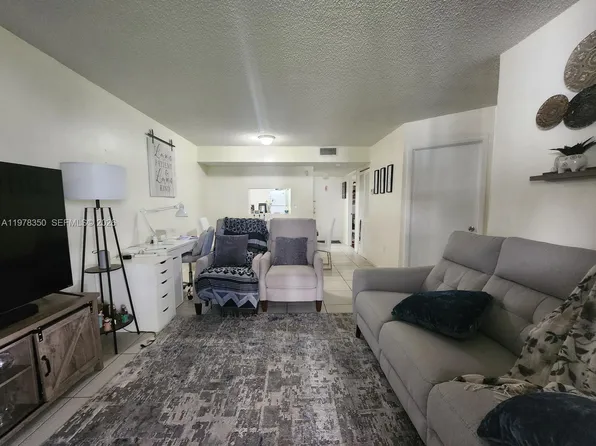 8215 SW 152nd Ave, Miami, FL