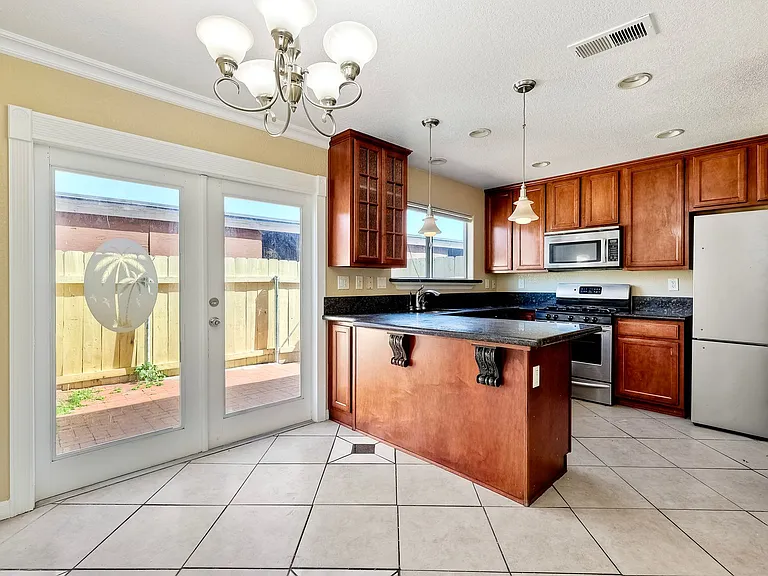 447 S Lincoln Ave — Photo 9
