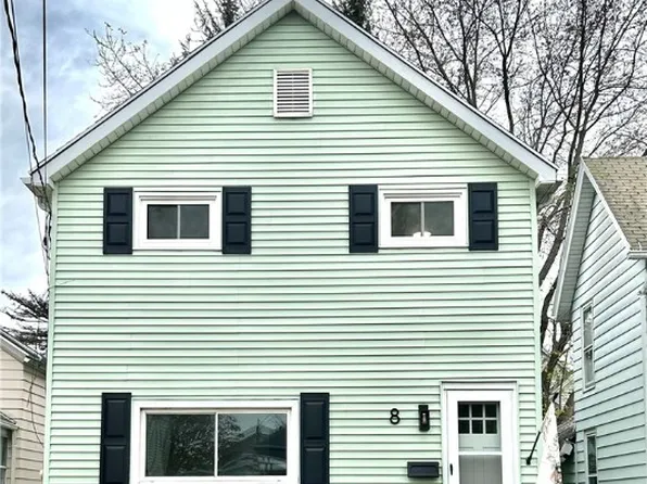 8 Hyde Park, Batavia, NY 14020