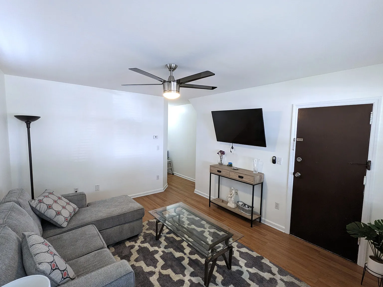 2 bed, $2,000 — Photo 3