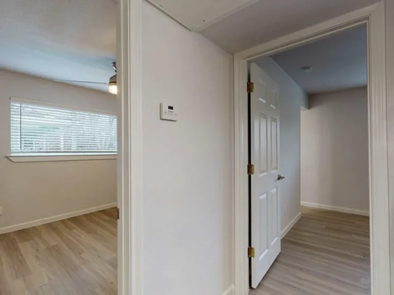 4711 Reiger Ave — Photo 3