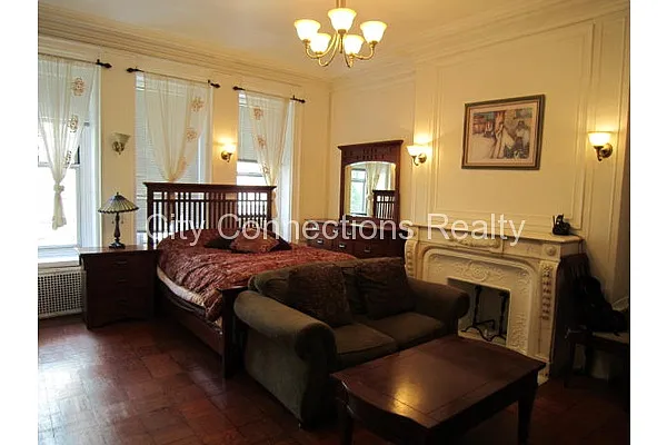 Rented by City Connections Realty | media 10