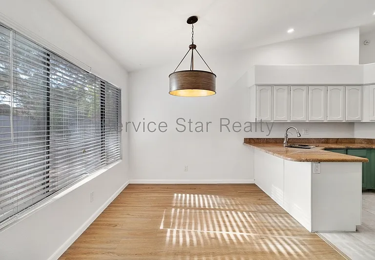 179 W Knox Rd — Photo 7