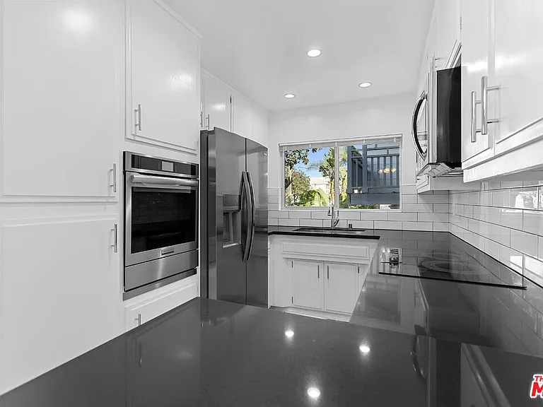 1028 S Bedford St #7 — Photo 16